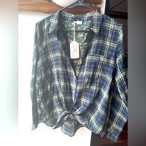 Hem and thread plaid floral tie sister button down top navy and hunter nwt small
